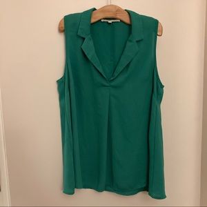 daniel rainn | emerald green flowy v-neck tank s